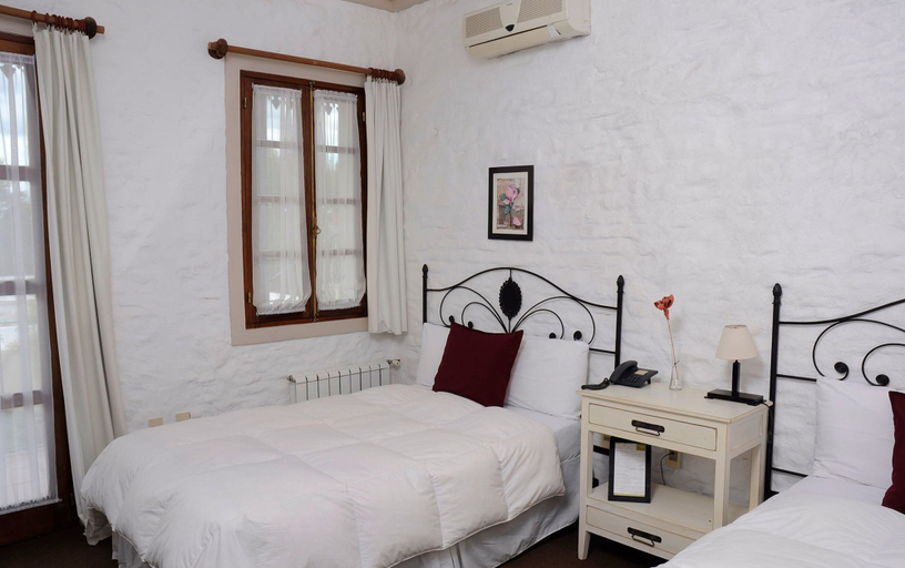 Bedroom 3, Don Antonio Posada, n.a540