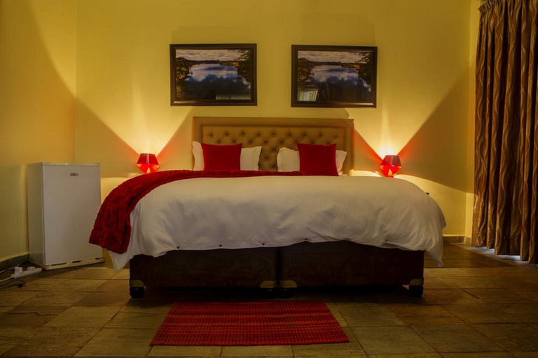 Bedroom 2, Tiffany s Canyon lodge, Kafue