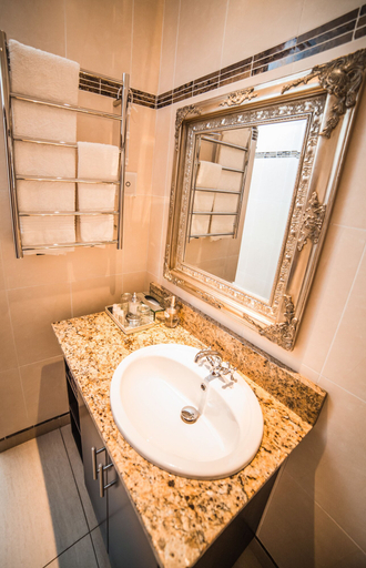 Bathroom 3, AnnVilla Guesthouse, Dr Kenneth Kaunda