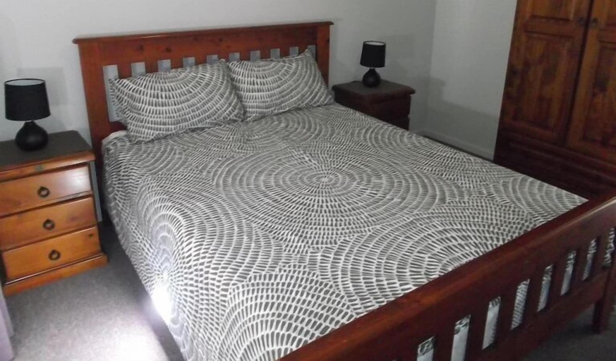 Bedroom 3, Robinsons Cabin, Tenterfield