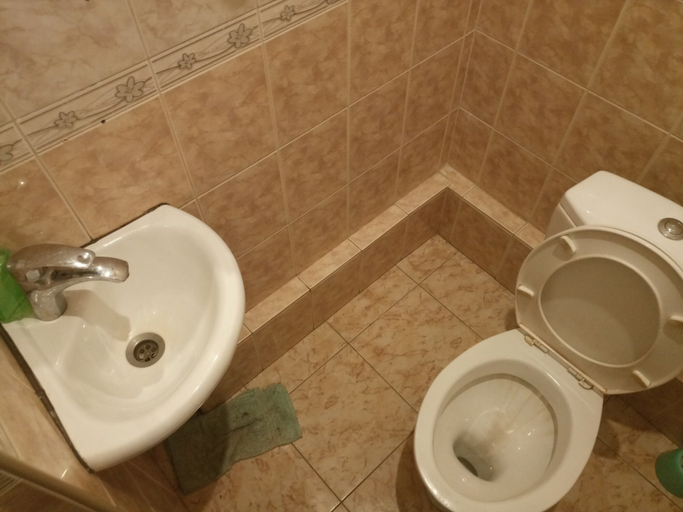 Bathroom 4, Marseille hostel, Sankt-Peterburg gorsovet