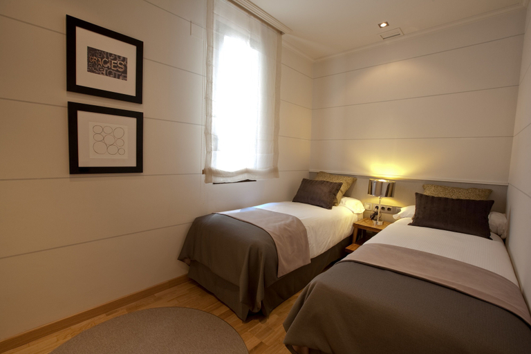 Bedroom 4, Apartments Sixtyfour, Barcelona