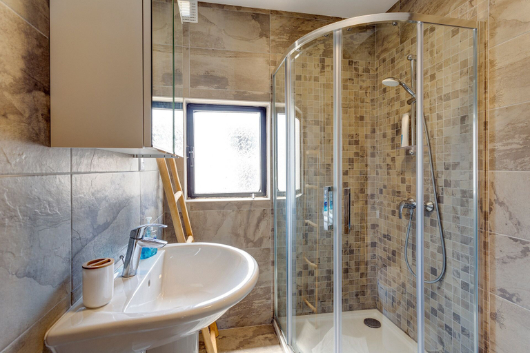 Bathroom, Cosy 1BR Penthouse With Terrace, Great Location