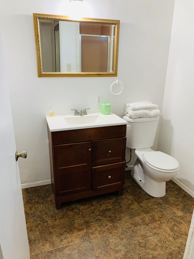 Bathroom 3, Pacheco Pass Motel, Santa Clara