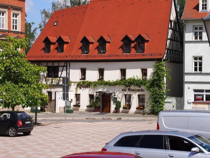 Hotel am Neumarkt, Burgenlandkreis