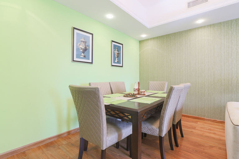In-room dining 2, OYO Home 300 2BHK Al Waleed Paradise JLT, Dubai