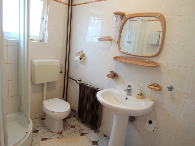 Bathroom 3, Apartments Kralj, Malinska-Dubašnica