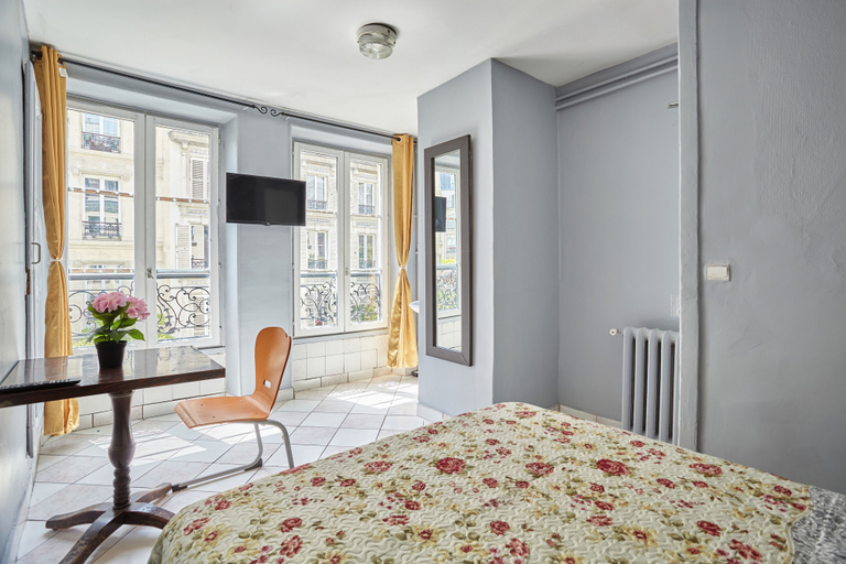 Bedroom 3, Le Petit Borda, Paris
