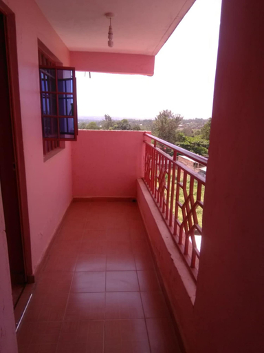 Others 4, Veroanto Hotel, Alego Usonga