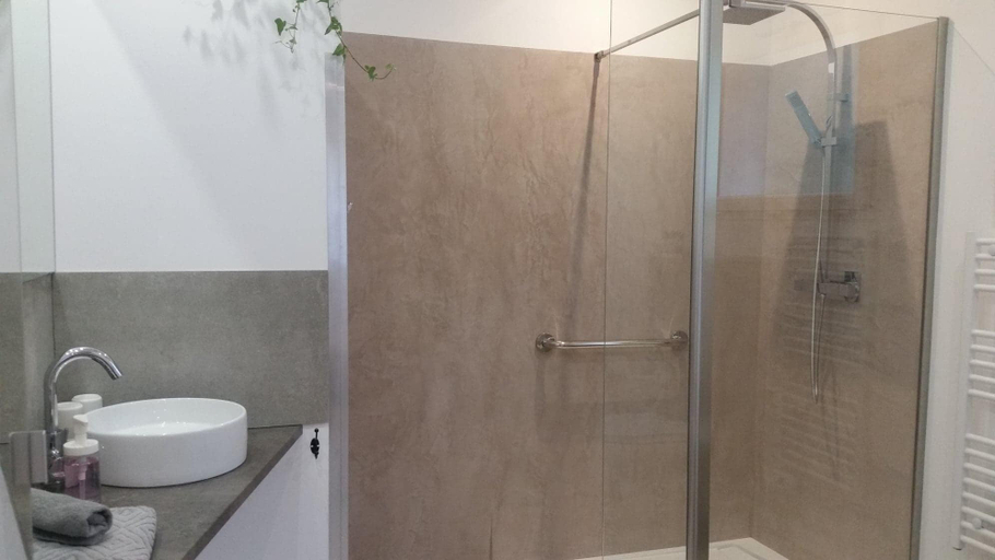 Bathroom 5, Les chambres de Toucas, Var