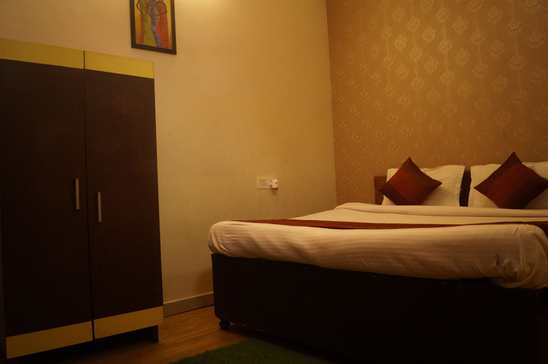 Bedroom 3, Hotel Sunrise Inn, Kota