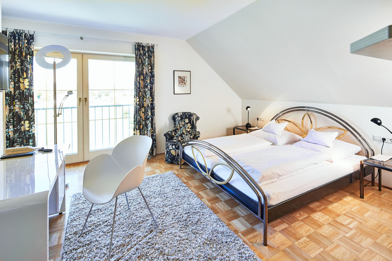 Bedroom 3, Reck's Hotel - Restaurant, Bodenseekreis