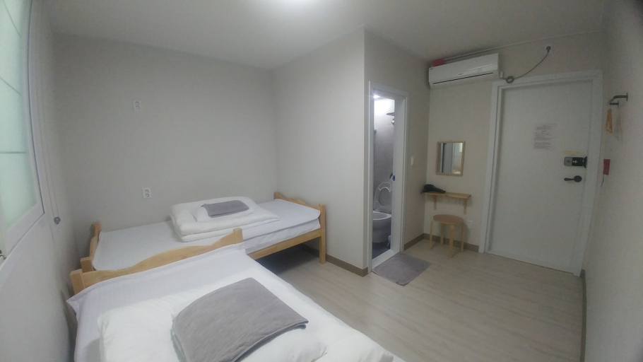 Bedroom 3, Gyeongju Alley Guesthouse, Gyeongju