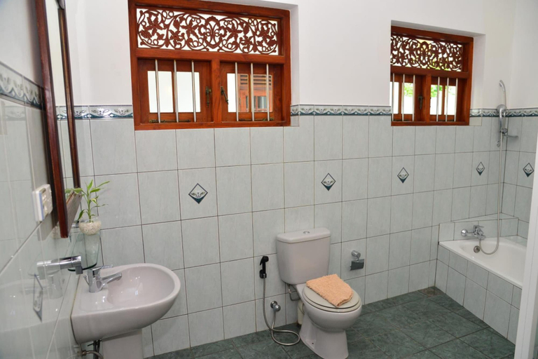 Bathroom 4, Surf Villa, Hikkaduwa