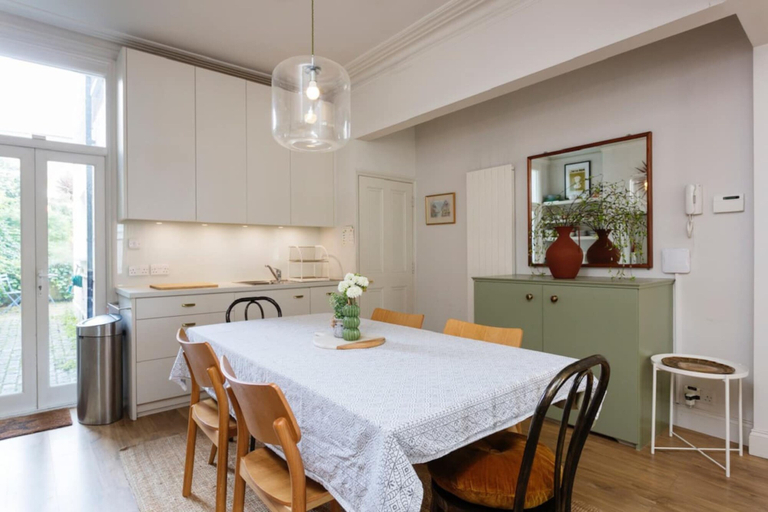 Others 4, Stunning 2 Bed Apt W Garden in Clapham, London