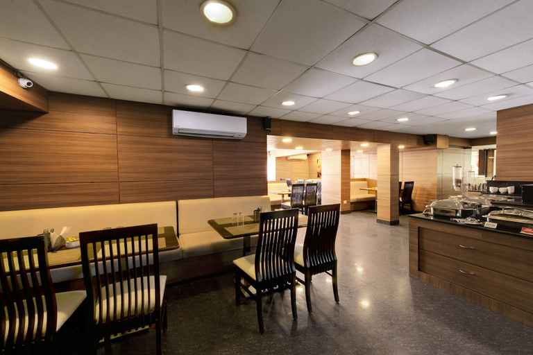 Food & Drinks 4, Central Beacon Hotel Surat, Surat