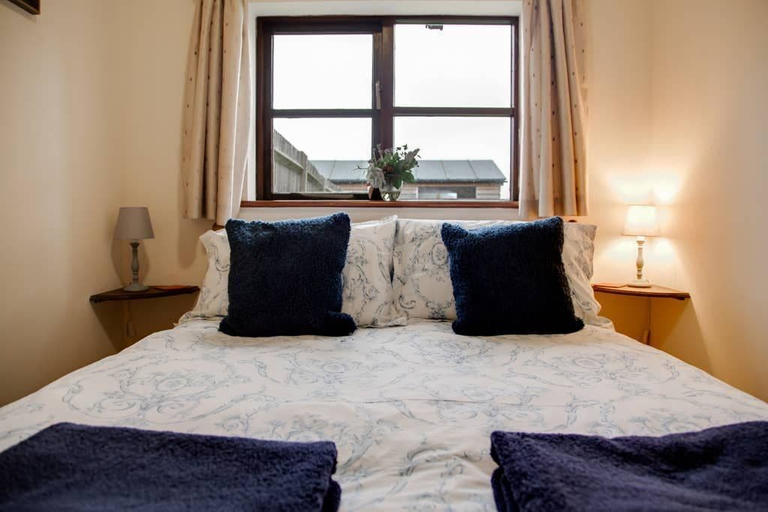 Bedroom 2, Hop Cottage, Kent