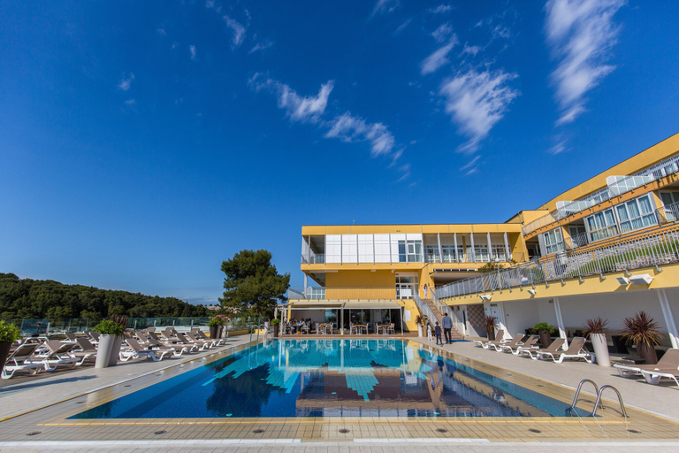Exterior & Views 2, Splendid Golden Rocks Resort, Pula