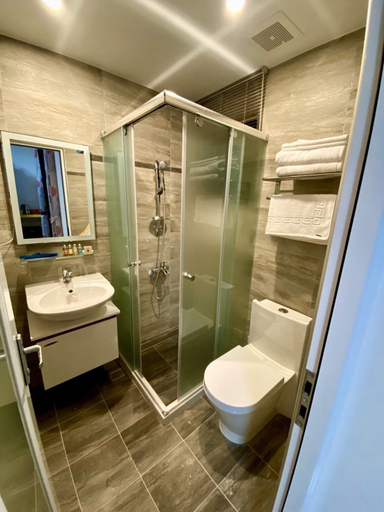 Bathroom 4, He Yi B&B, Yilan