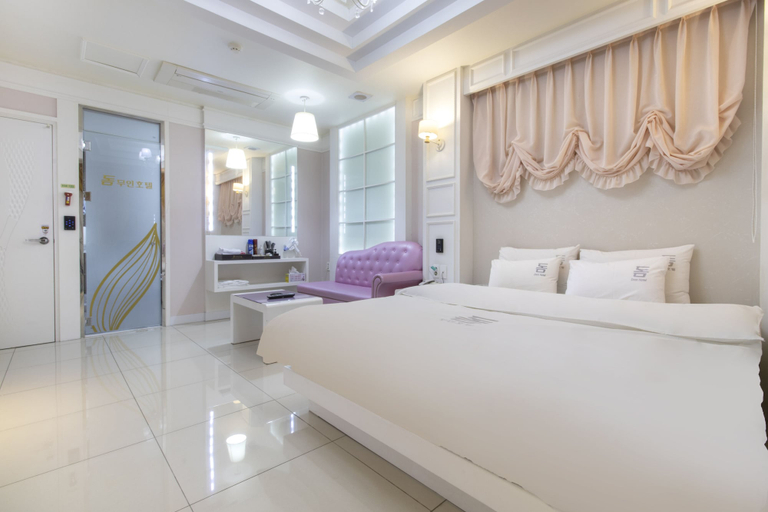 Bedroom 5, Dom Hotel, Jangseong