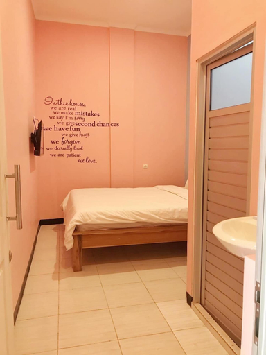 Bedroom 5, RoomZ Budget Residence, Semarang