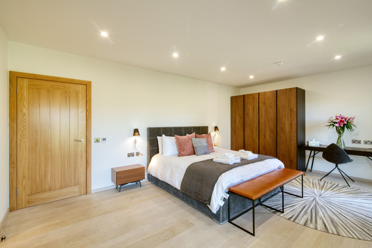 Bedroom 2, An Caisteal Lodge With Cascading Waterfall View, Stirling