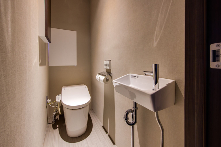 Bathroom 4, Birupaku, Shizuoka