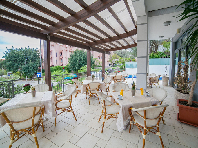 Food & Drinks 4, Hotel Petrovac
