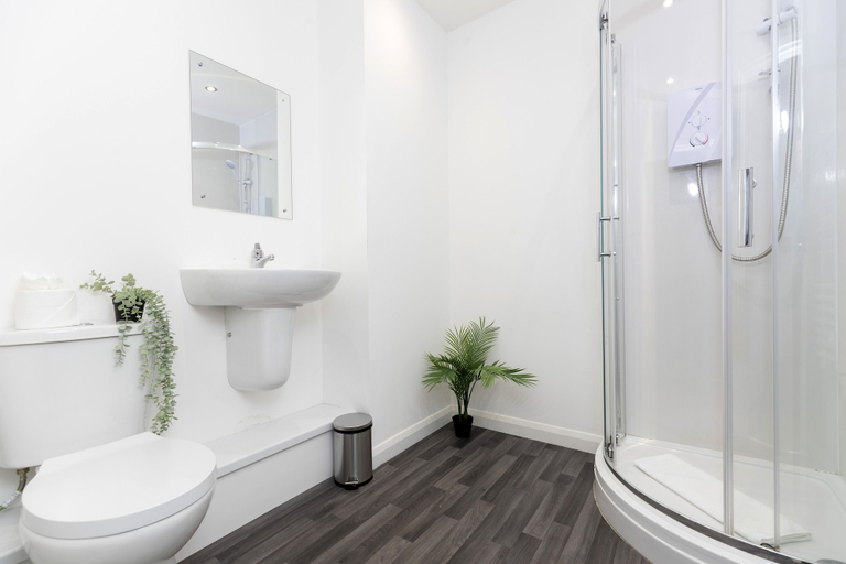 Bathroom, 5 Quincy House - 1 Bedroom Apartment, Darlington