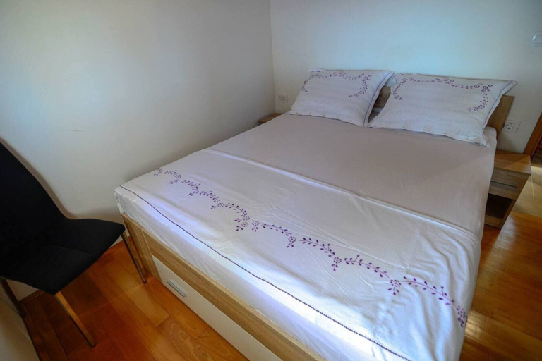 Bedroom 2, Modern Apartment on the Beautiful Croatia Coast, Blato