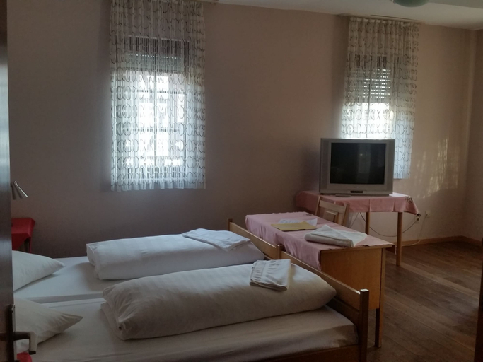 Bedroom 4, Adler Gaststube Hotel Biergarten, Heilbronn