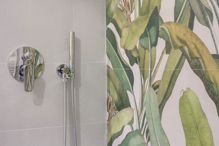 Bathroom 3, Mamo Florence – David & Buonarroti Apartments, Florence