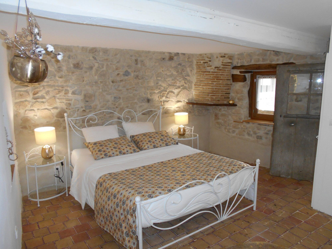 Bedroom 2, Domaine de la Fée-licité, Rhône