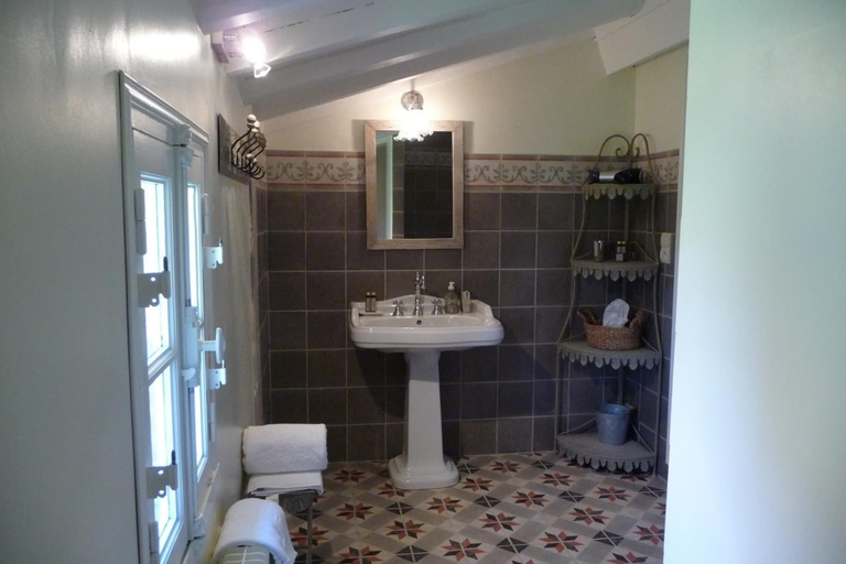 Bathroom 3, Manoir Saint Clair, Haute-Garonne