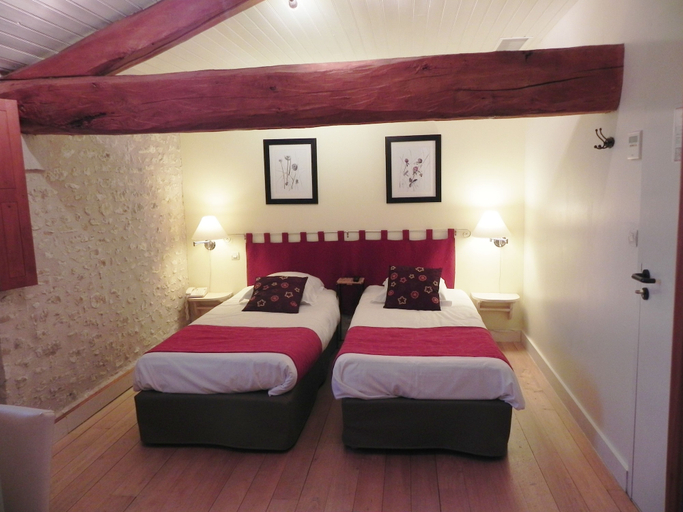 Bedroom 2, Le Pigeonnier du Perron, Vienne
