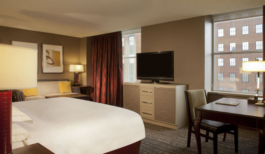 Bedroom 2, Hilton Fort Worth, Fort Worth