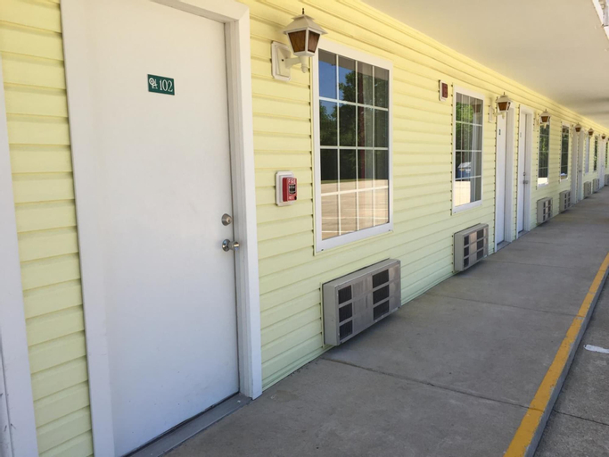 Exterior & Views 22