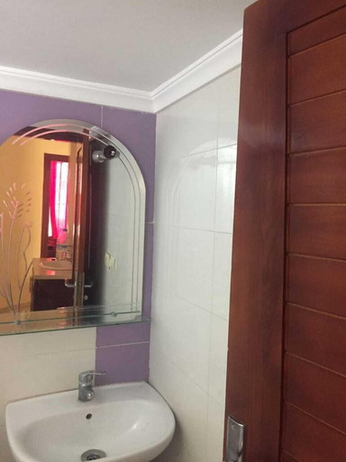 Bathroom 4, Appartement megador, Fès