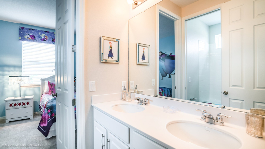 Bathroom 3, 1749carri, Osceola