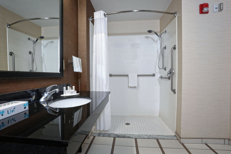 Bathroom 4, Fairfield Inn & Suites Charleston North/Ashley Phosphate, Charleston