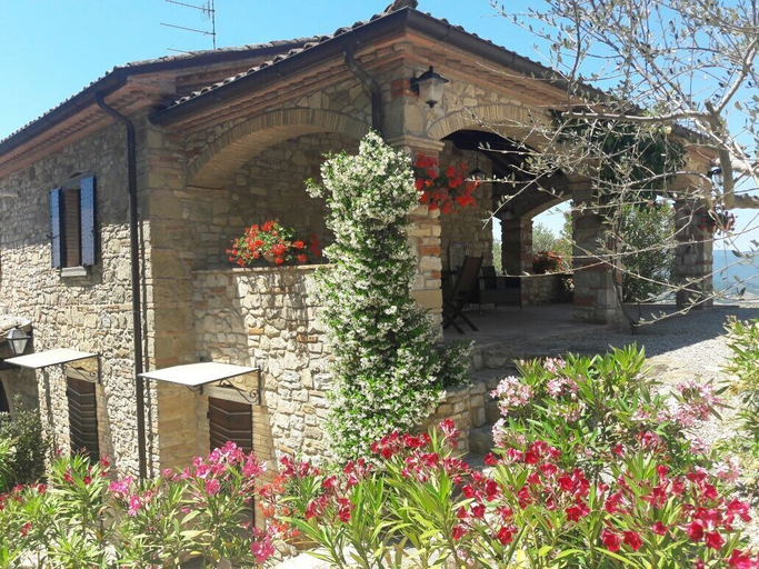 Exterior & Views 2, Villa Storie di Borgo, Perugia