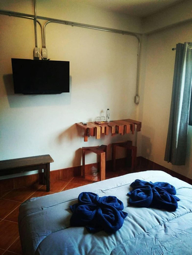 Bedroom 2, Pakarang Resort, Langu