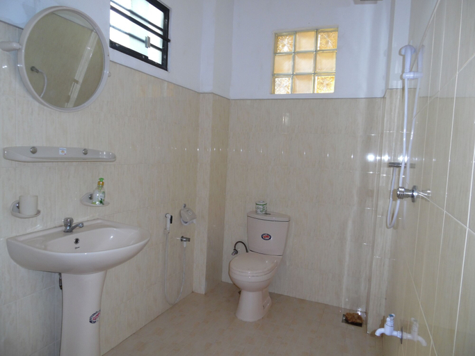 Bathroom 5, Allan Guest House, Weligama