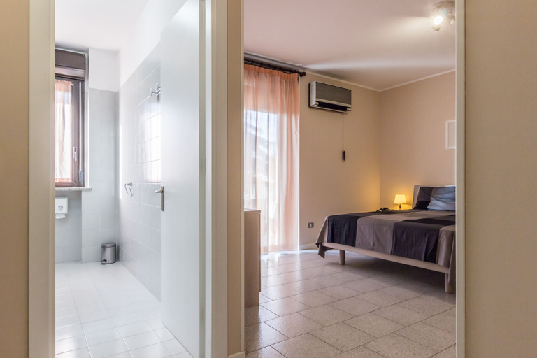Bedroom 2, Hotel Maris, Parma