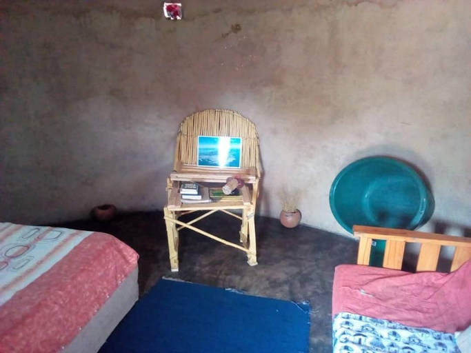 Bedroom 2, Dumisa African Home, Hwange