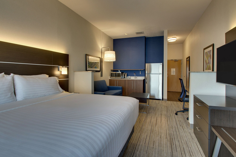 Bedroom 3, Holiday Inn Express & Suites MORRIS, Grundy