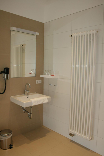 Bathroom 5, Biohotel Stiftsgut Wilhelmsglücksbrunn, Wartburgkreis