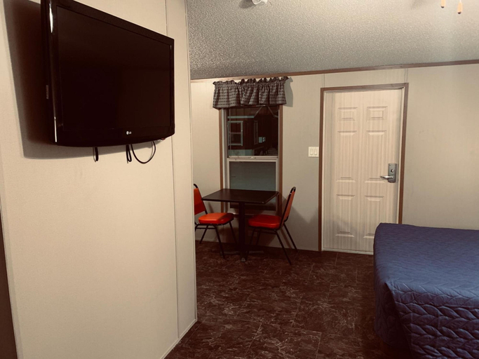 Others 5, Monahans Country Inn, Ward