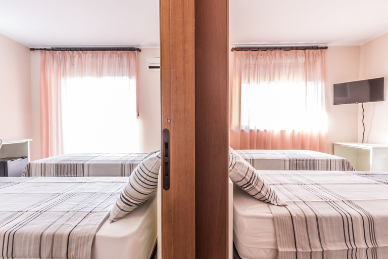 Bedroom 2, Hotel Maris, Parma