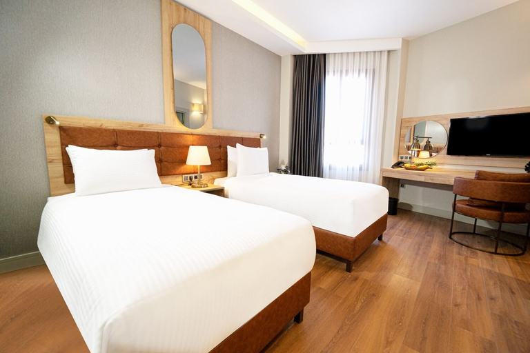 Bedroom 3, Grand Sirkeci Hotel, Fatih